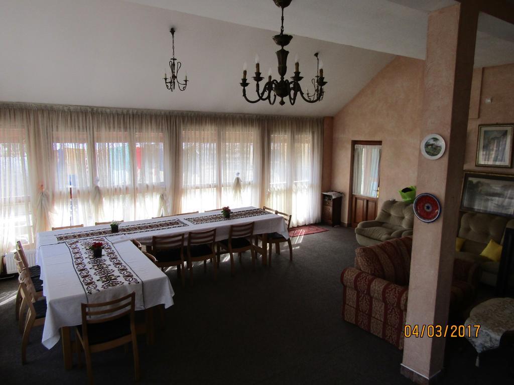 Casa Gotika Guest House วามา ภายนอก รูปภาพ