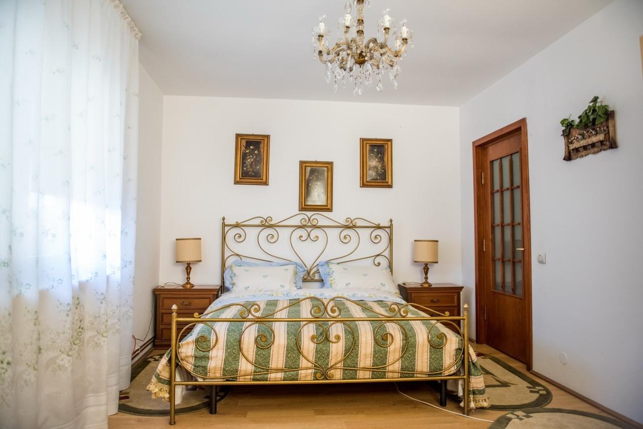 Casa Gotika Guest House วามา ภายนอก รูปภาพ