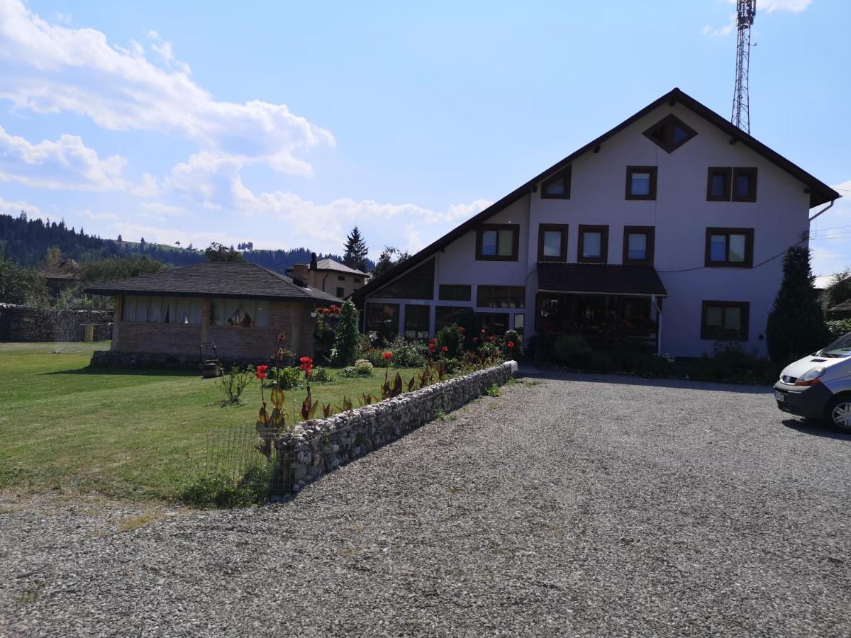 Casa Gotika Guest House วามา ภายนอก รูปภาพ